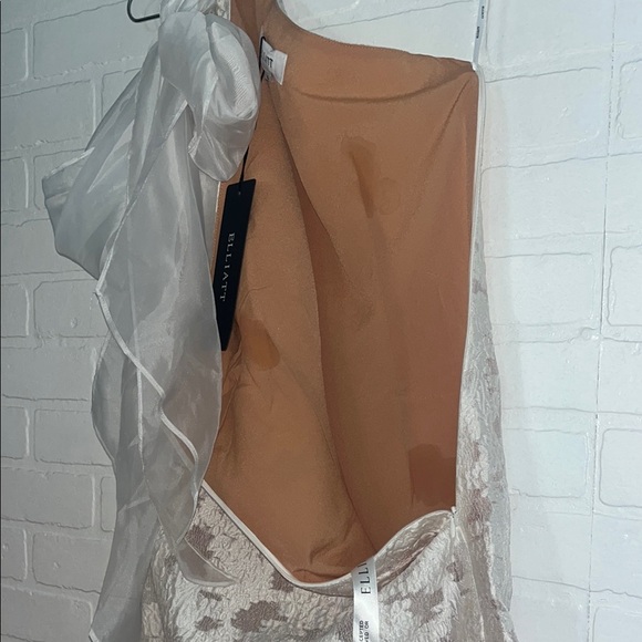 Elliatt x Revolve April Dress in Ivory Bridal Dress Small NWT - Picture 12 of 16